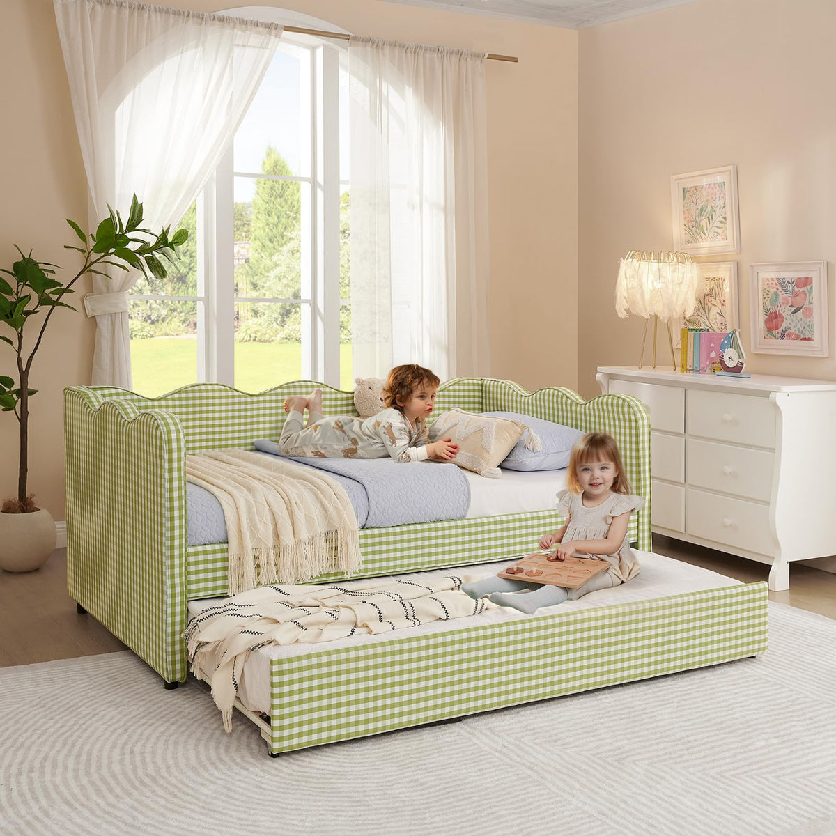 81-inch Twin to King Size Gingham Linen Upholstered Daybed with USB Charging Ports I8202