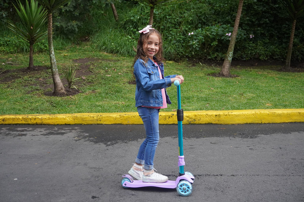3 Wheel Scooter with Light Up Wheels R126186